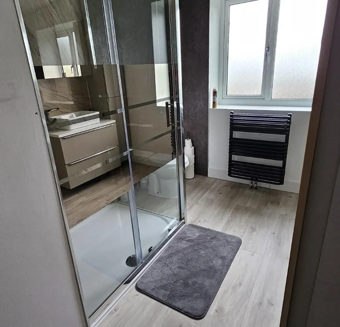 Cosy Corner Suite Bradford  Apartment
