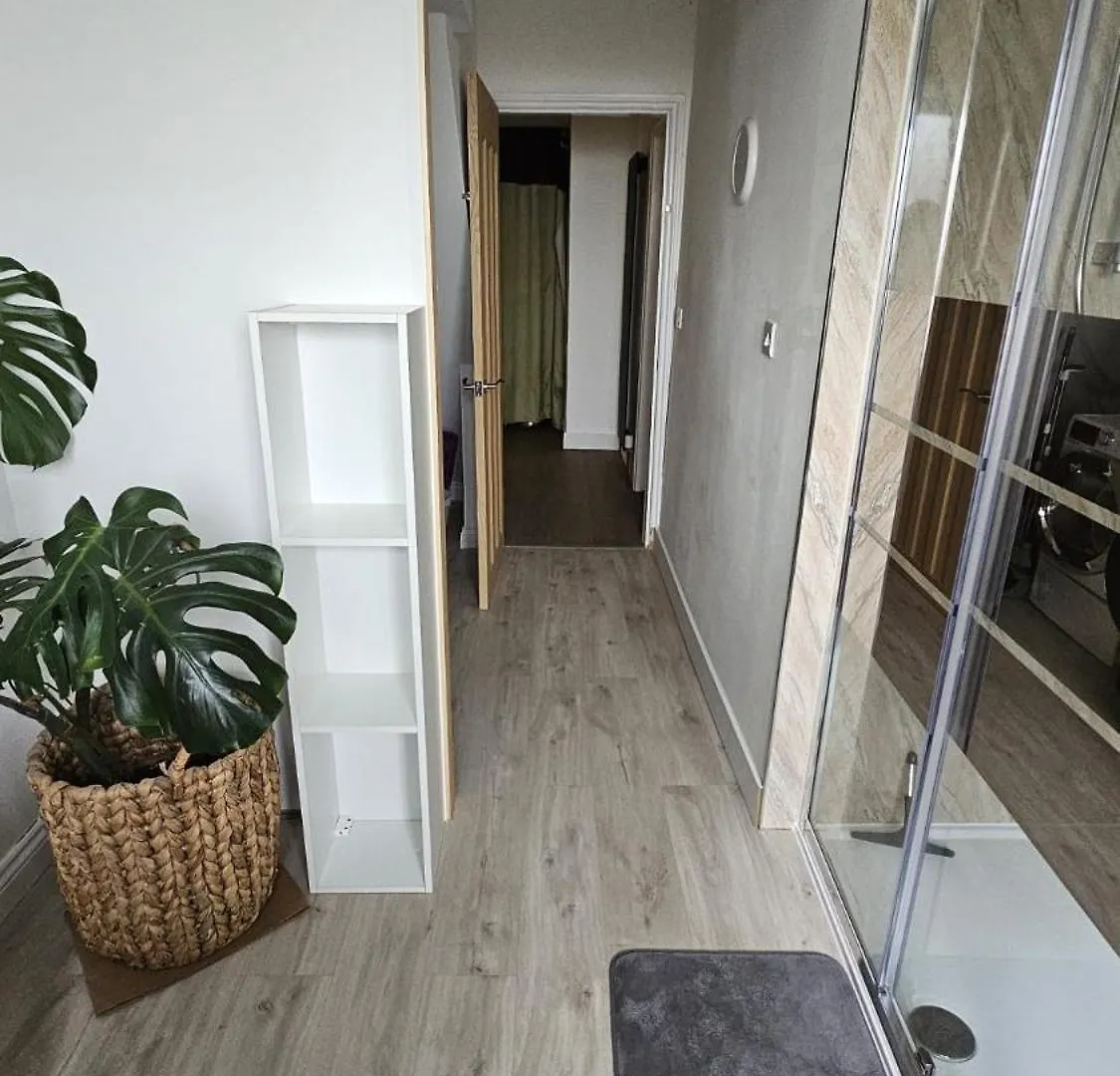 Cosy Corner Suite Bradford  Bradford (West Yorkshire)